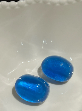 高品质版法式时髦树脂多巴胺蓝色果冻耳钉百搭款圆鼓鼓椭圆耳环