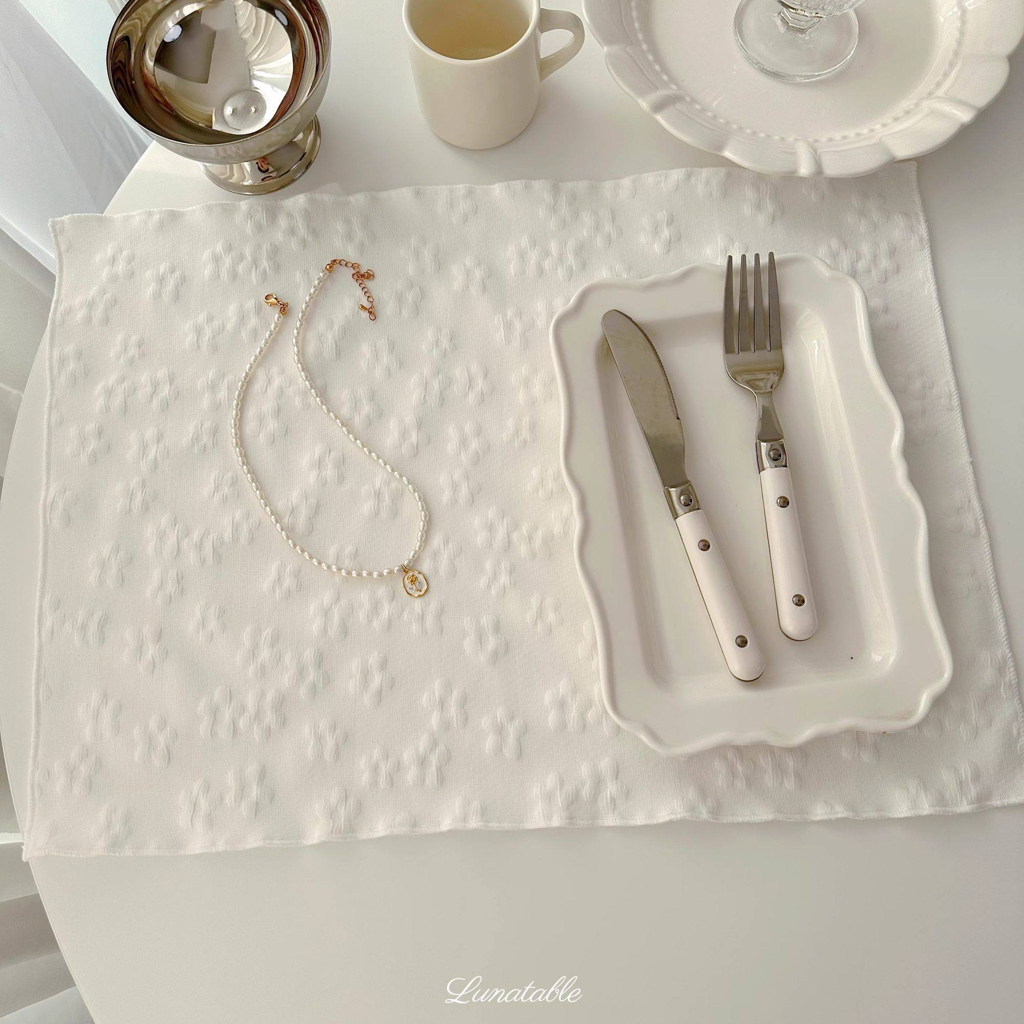 ins奶白立体浮雕花朵餐垫 桌布美食烘焙装饰氛围布背景布拍照道具,居家布艺,餐垫,淘宝优惠券,粉丝福利购,淘宝优惠卷