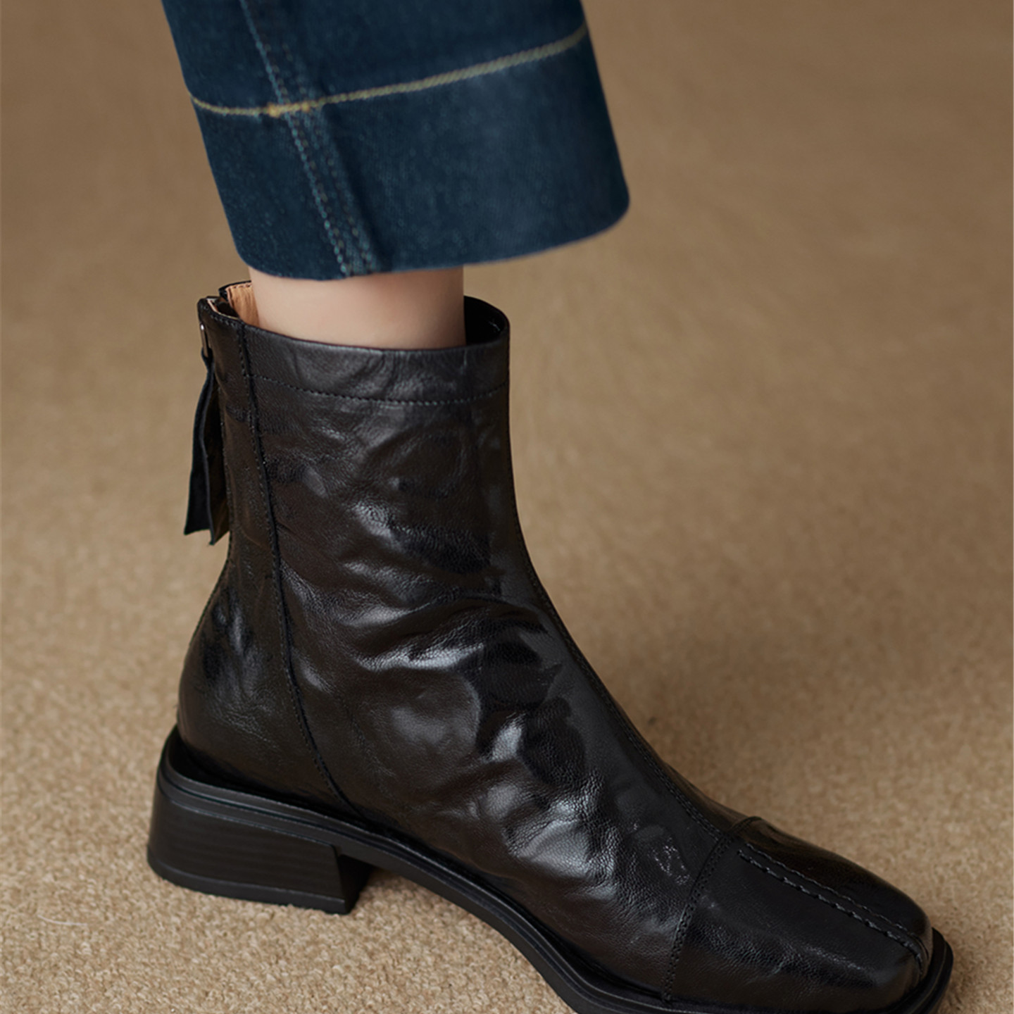 黑色瘦瘦靴显瘦方头加绒马丁靴