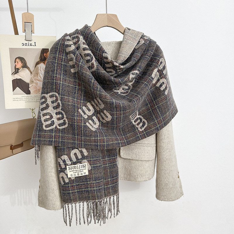 围巾女秋冬季百搭新款小香风轻奢保暖披肩加厚冬款围巾韩系氛围感