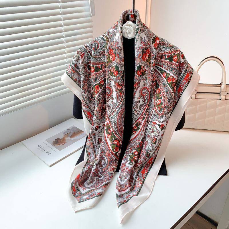 欧美新款印花围巾丝绒手感秋冬时尚百搭大尺寸方巾办公室外搭披肩