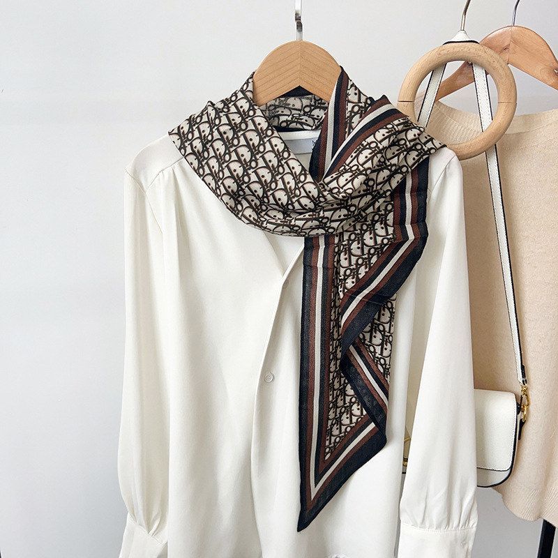 秋冬韩版丝巾女时尚字母长巾仿丝