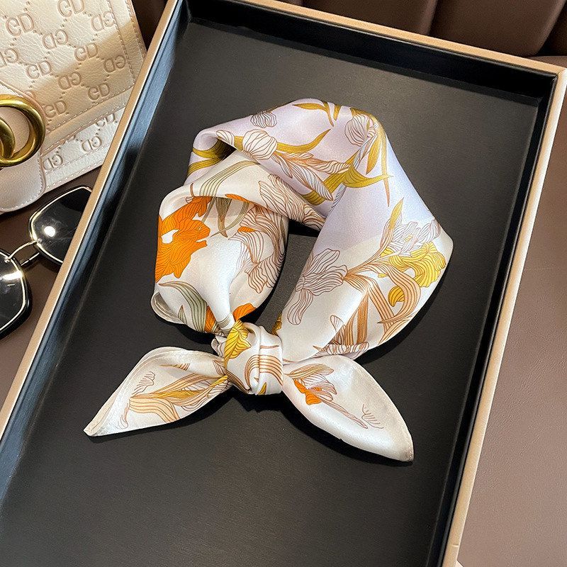 春秋季53cm真丝花卉款小方巾装饰