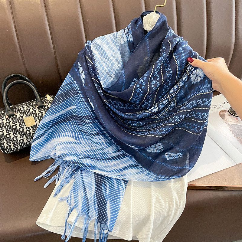 春秋季保暖防风蓝色蜡染长款棉麻丝巾夏季空调外搭披肩围巾两用