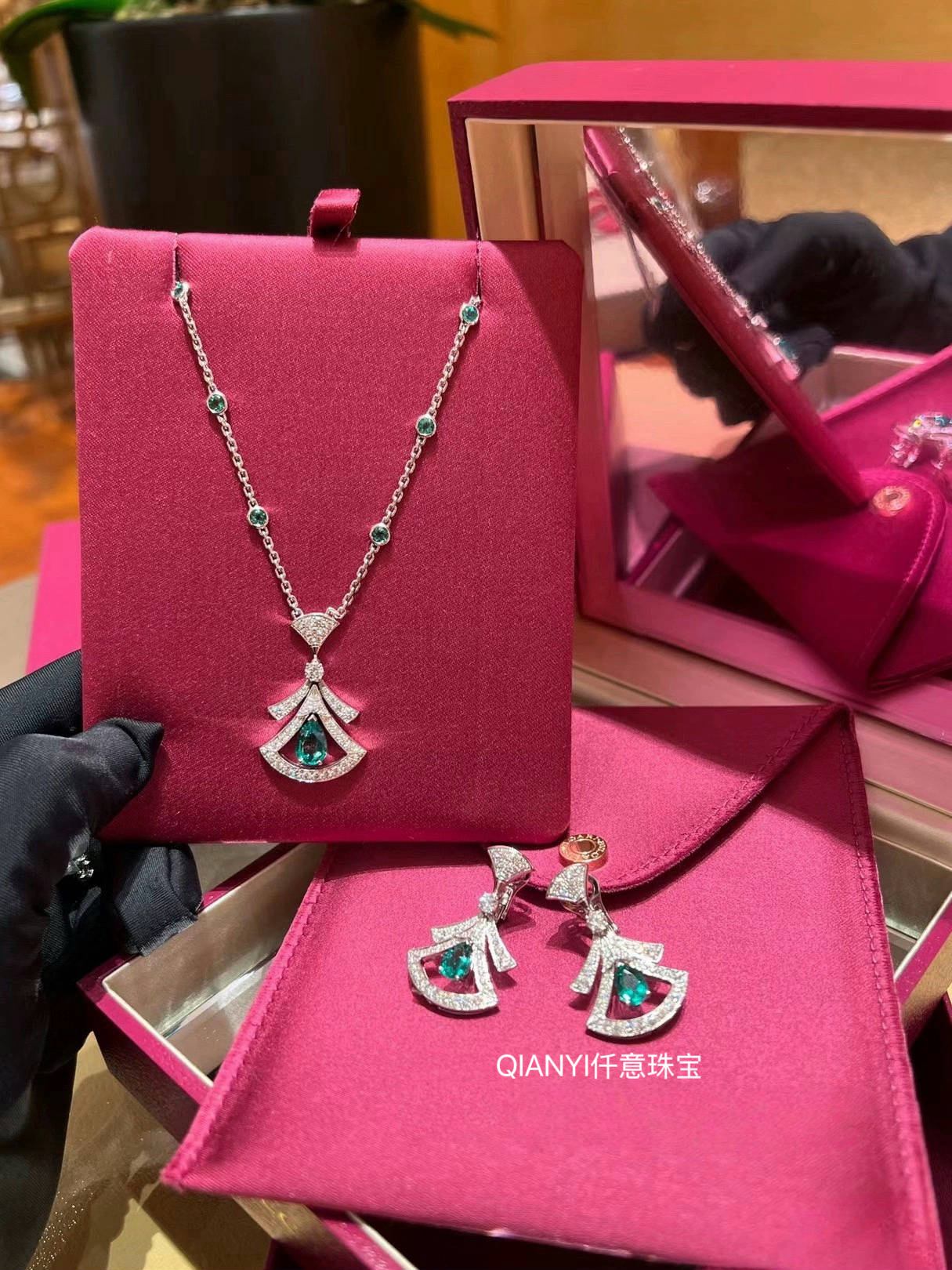 QIANYI仟意珠宝【奢华系列】祖母绿锆石镀18k白富美贵气名媛项链