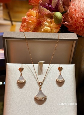 QIANYI仟意珠宝【轻奢系列】名媛进口5A锆钻镀18k金贝母扇子项链