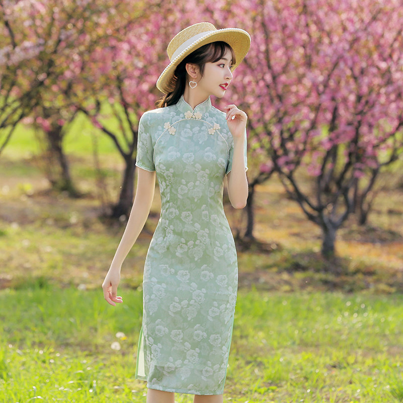 蚀骨旗袍2021年新款法式小众年轻款少女收腰显瘦改良版连衣裙夏季