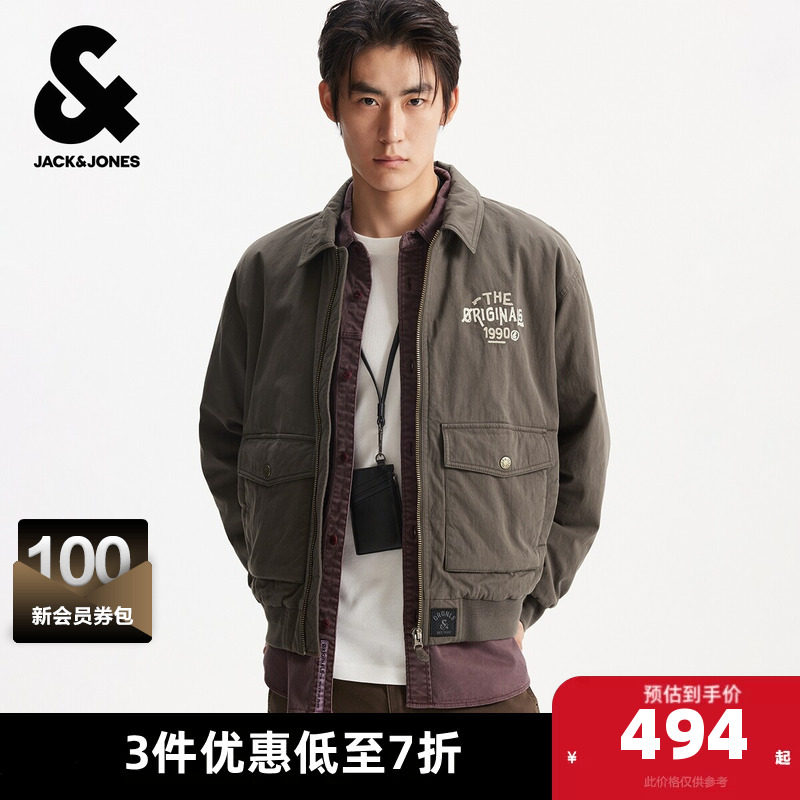 �ܿ���˹���＾��װ�޷�����ʱ�г����Կ��ɼ�����ĸװ�α�ů���׵���ɫ 170/92A/S  444Ԫ