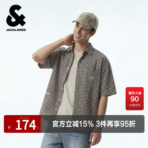 略宽松版型；衬衫领型；纽扣门襟；