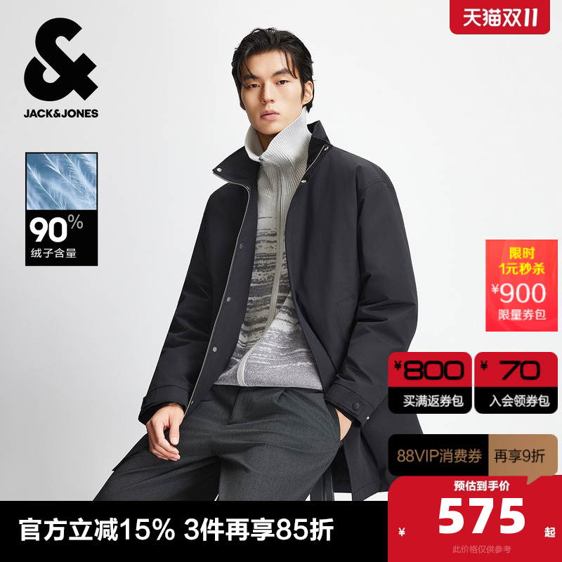 宽松版型，立领领口，拉链+按扣双门襟