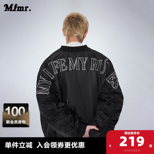 拉链门襟；胸前logo图案印花