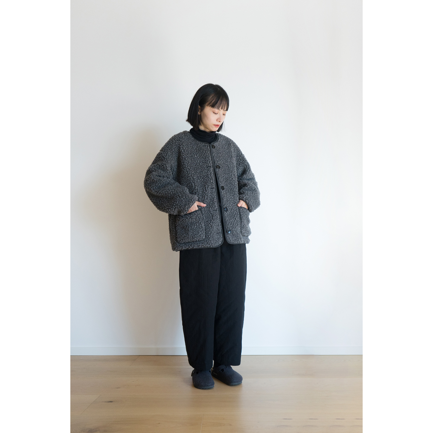 羊羔毛圆领经典贴袋包边外套