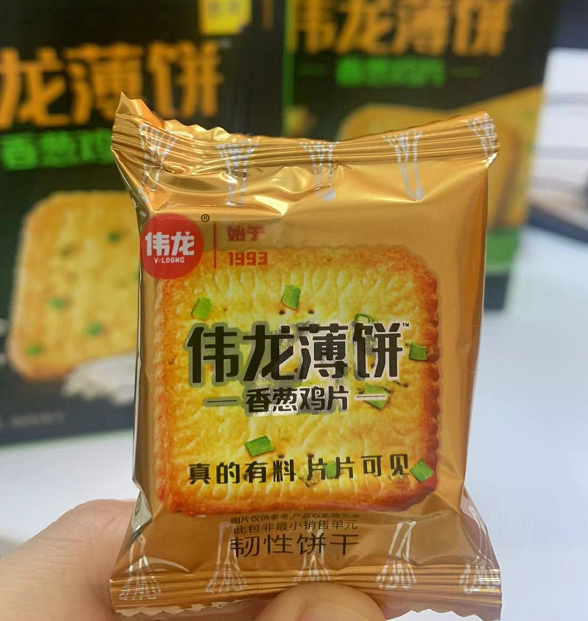 伟龙薄饼干小包装香葱鸡片