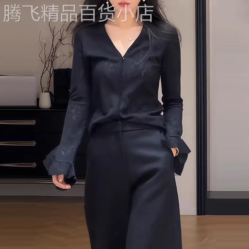 韩系极简风V领喇叭袖上衣女春季修身显瘦小众设计感通勤长袖衬衫