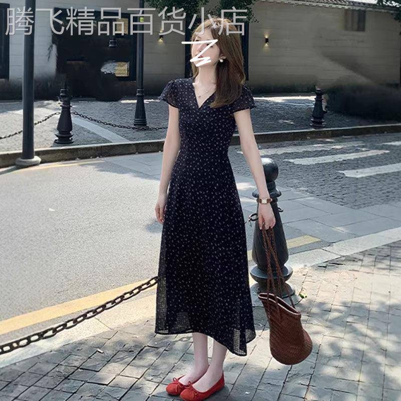 小个子V领短袖碎花洋装女士夏季2026欧货裙子长款气质收腰长裙