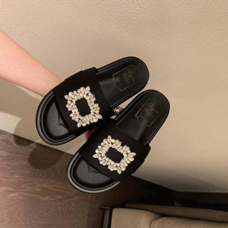 香港2025年夏季水钻方扣拖鞋外穿女厚底黑色百搭平底凉拖鞋一字拖