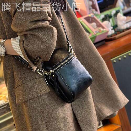 法国正品MK Jessie真皮小包包女2025新款竖款迷你手机包斜挎包