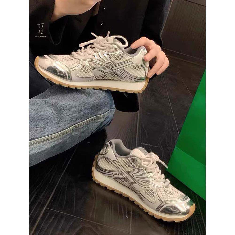 香港王一博同款镭射运动球鞋女2025春秋季新款百搭真皮休闲鞋银色