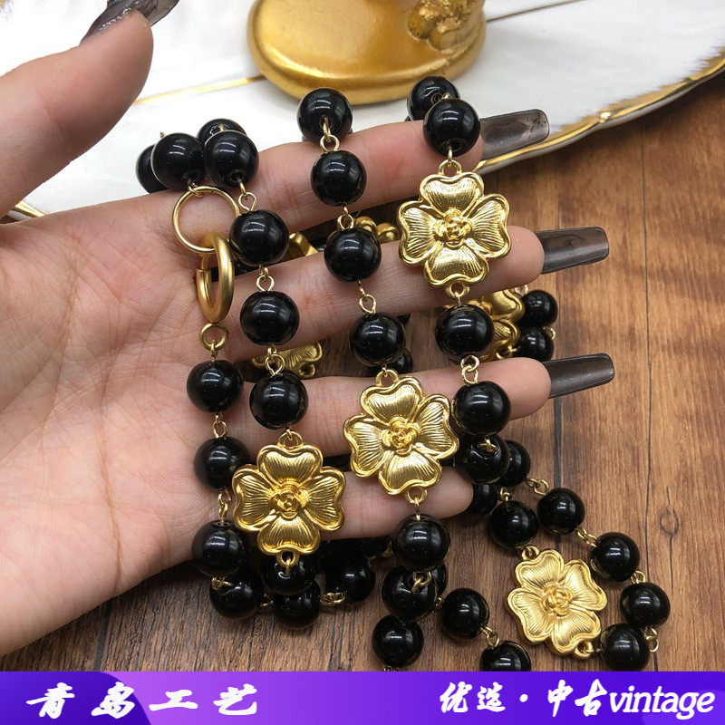 经典复古宫廷风黑色琉璃毛衣链四叶花镀真金五金配饰重工长款项链