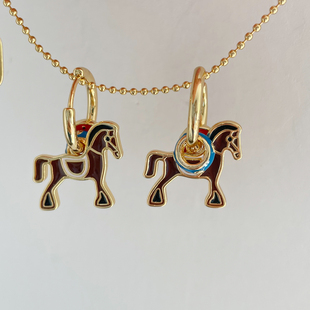 秋冬美拉德风多戴法小马耳环小众设计感马形耳扣立体动物造型耳饰