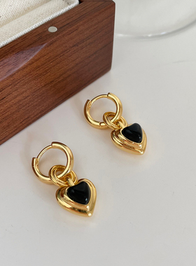欧美风黄铜镀金黑色桃心耳扣女可双戴设计小众精致甜酷风轻奢耳饰