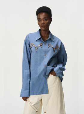 CNEW2025AW帝释青 民族古法蓝染棉麻混纺部落文化椰壳扣长袖衬衫