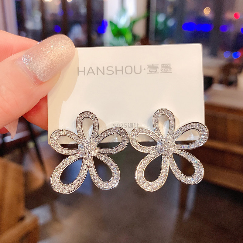 银针高级感镂空花朵耳钉韩国网红个性气质夸张微镶五瓣花耳环耳饰
