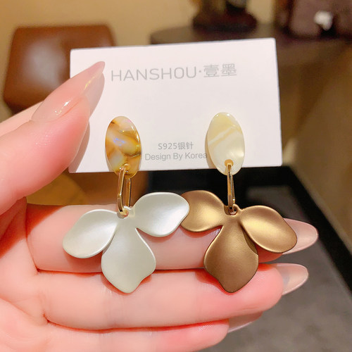 冷淡风不对称花瓣耳环超仙高级感