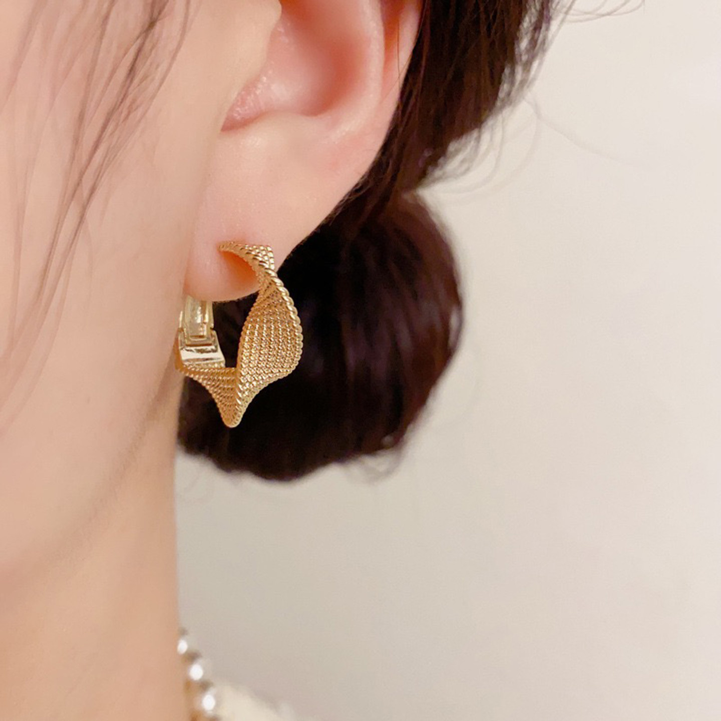 高级感气质个性耳圈简约麻花圈耳扣耳环网红气质耳饰冷淡风耳钉女,饰品/流行首饰/时尚饰品新,耳环,淘宝优惠券,粉丝福利购,淘宝优惠卷