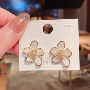 银针夸张耳钉女冷淡风五叶花瓣耳环网红个性气质耳饰2025新款爆款