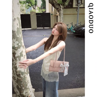 超火芭蕾风粉色法棍包包女款2026新款夏高级感轻奢小众通勤单肩包
