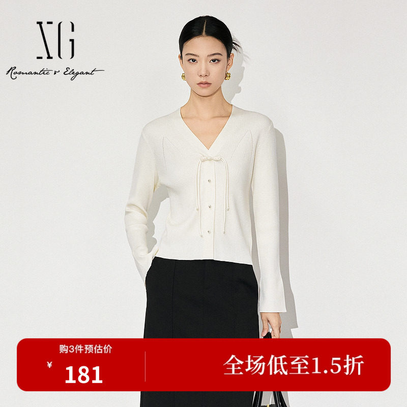 XG/雪歌XK411865A891 盘扣设计长袖毛针织衫米白修身打底毛衫女装