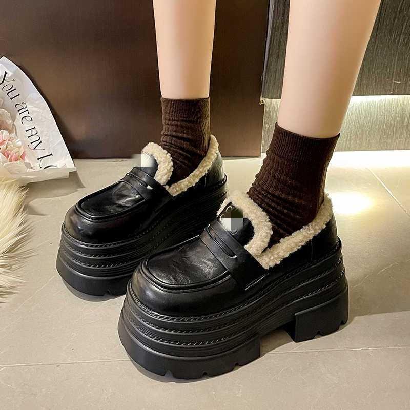 小个子厚底增高8cm加绒毛毛单鞋女2025秋冬新款一脚蹬松糕小皮鞋
