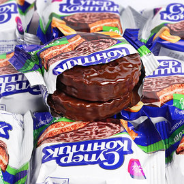 俄罗斯进口康吉三明治饼干巧克力饼干花生榛子味早餐食品10连包图片