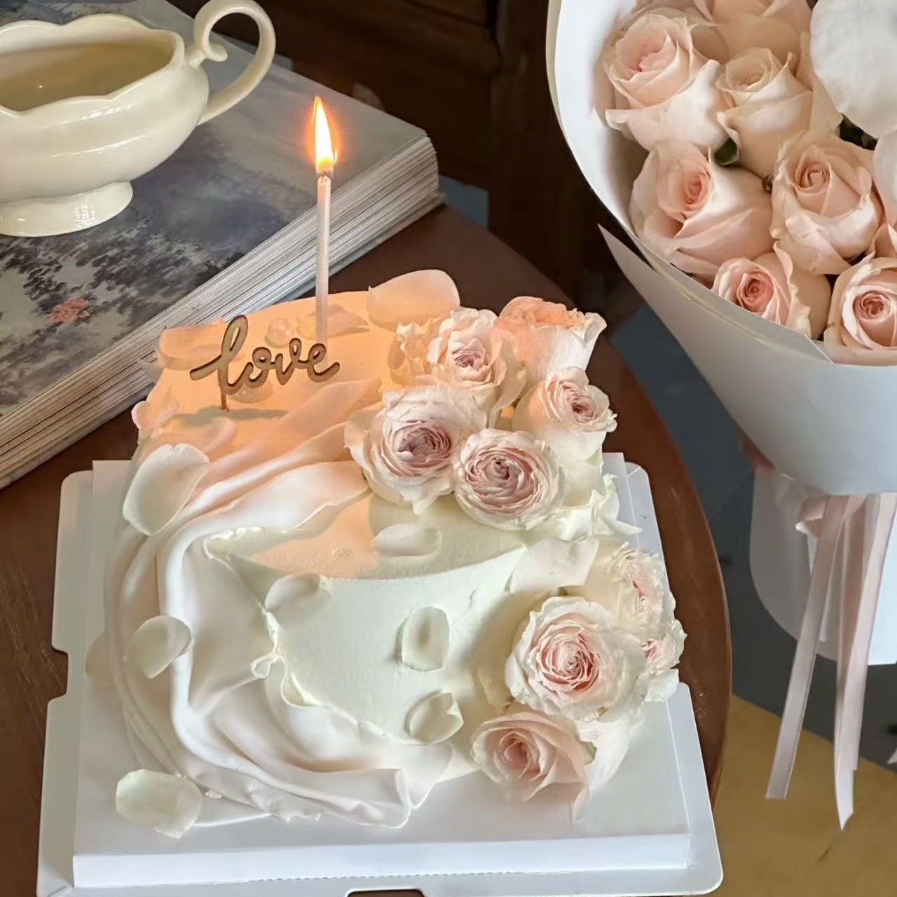 鲜花高级感氛围感蛋糕同城配送