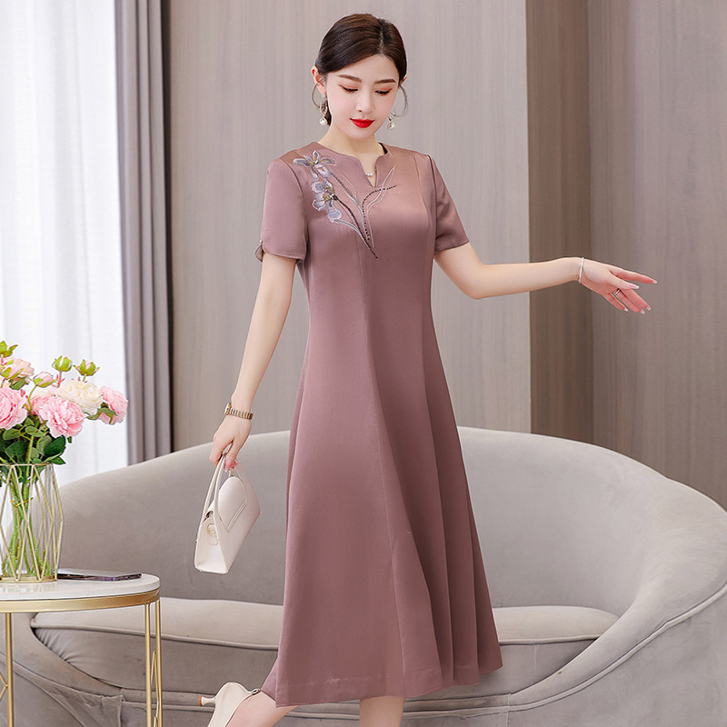 2023喜婆婆婚宴礼服五一结婚妈妈装年轻高贵旗袍短袖平时可穿