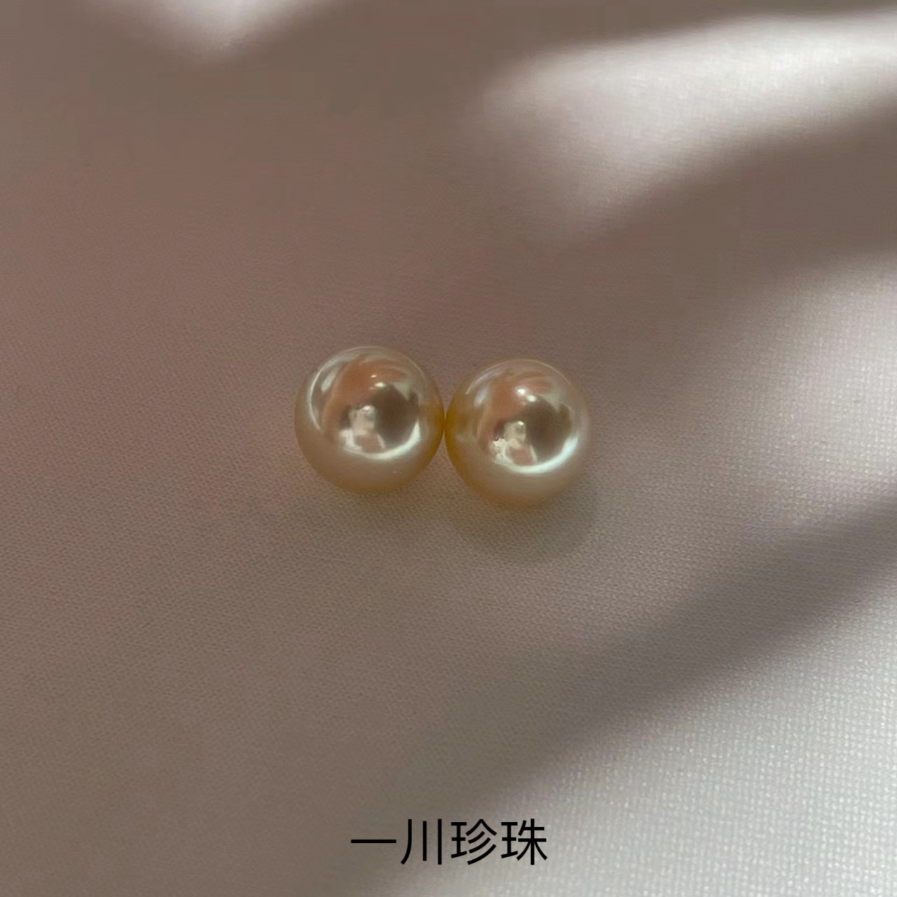 极光香槟色大点位羽皇金18K金