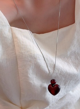 新中式木制爱心项链女时尚复古百搭时尚高级感长款毛衣链颈链配饰