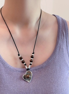 新中式爱心虎眼石皮革吊坠项链女生复古气质轻奢小众锁骨链配饰品