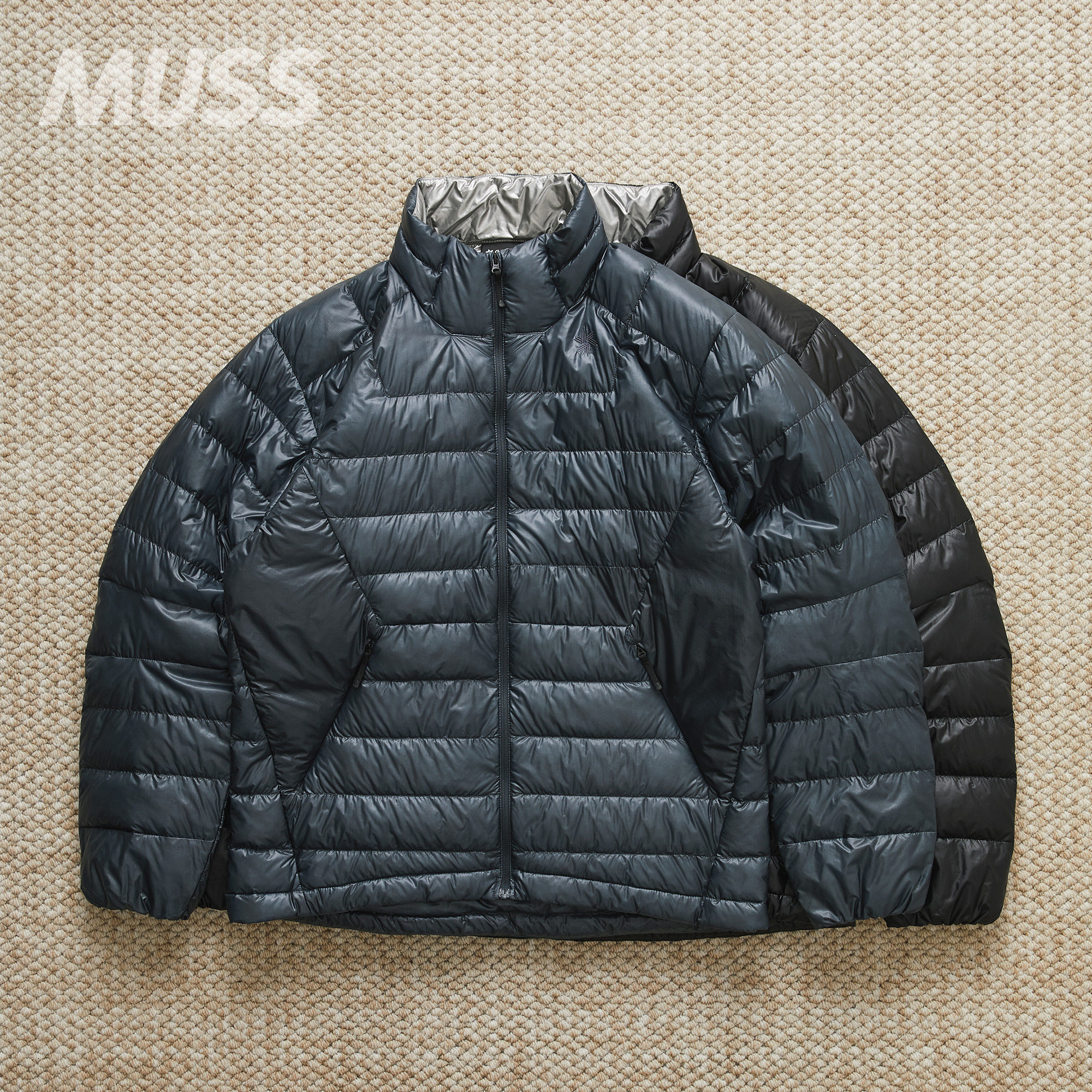 GOLDWIN轻质修身排骨立领羽绒服