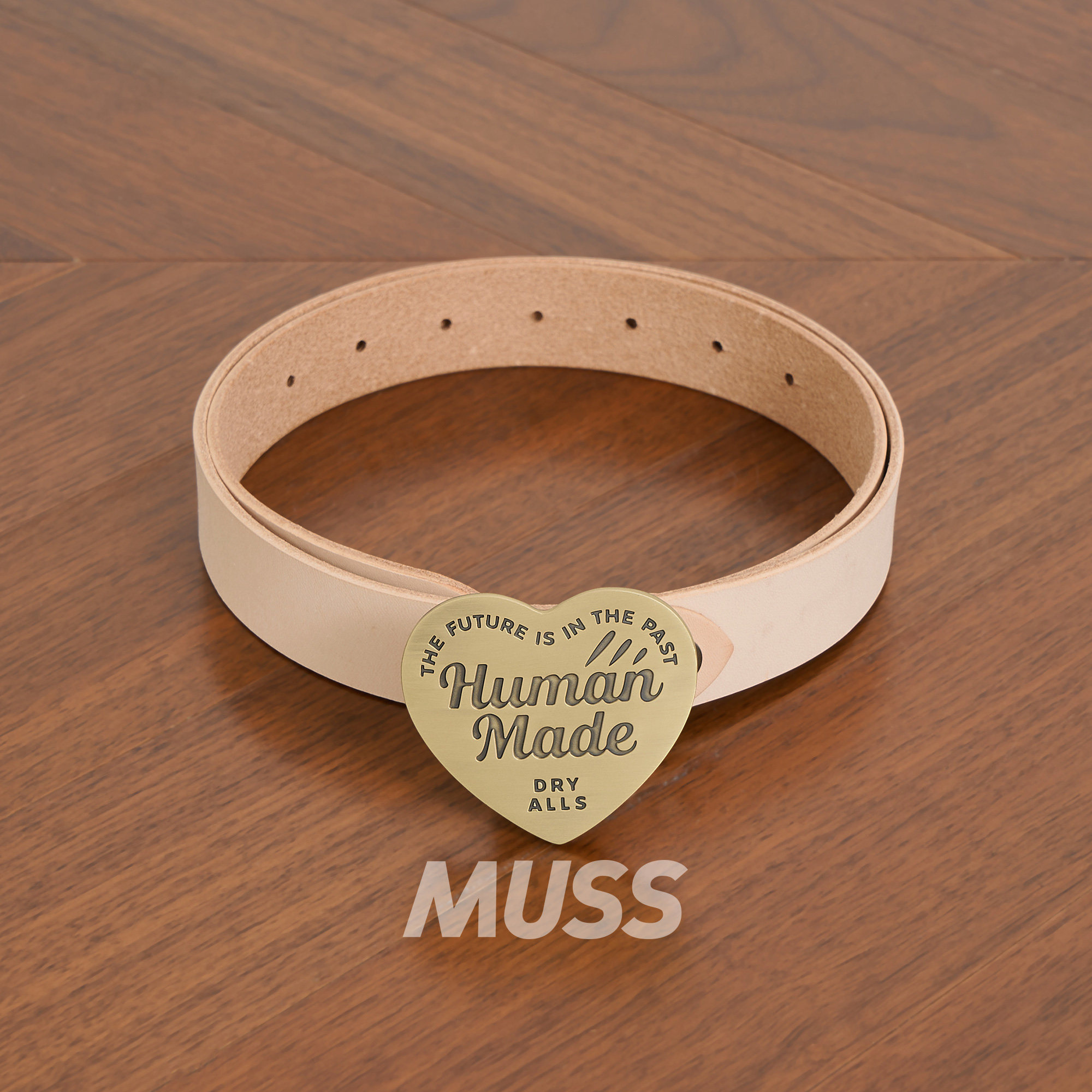 现货HUMAN MADE LEATHER BUCKLE BELT日产爱心扣牛皮压纹皮带26SS