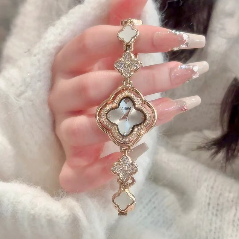 马克华菲四叶草女士手表女款复古流行时尚镶钻简约小金兰送女友