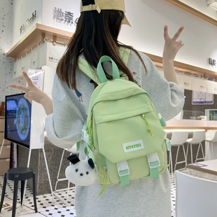 小背包儿童外出旅行2026新款轻便女孩书包超火运动迷你登山双肩包