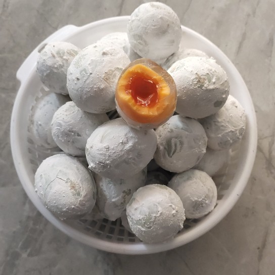 湖北恩施土皮蛋鸭蛋制作黄心皮蛋