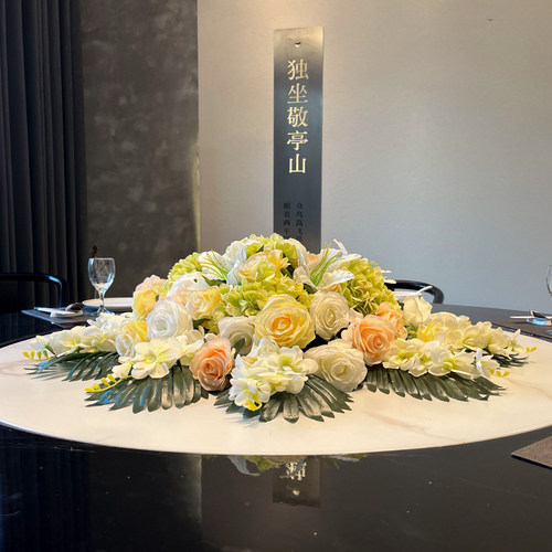 美伊朵酒店餐桌花大圆桌摆花