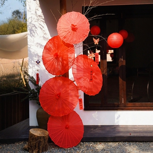 油纸伞新年装饰品过年氛围布置2026马年装饰门店餐厅创意拍照道具