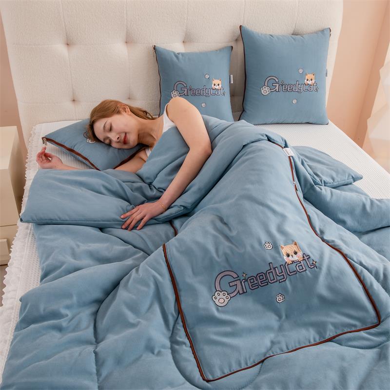 车载抱枕被子两用多功能汽车靠垫枕头沙发办公室午睡毯折叠空调被