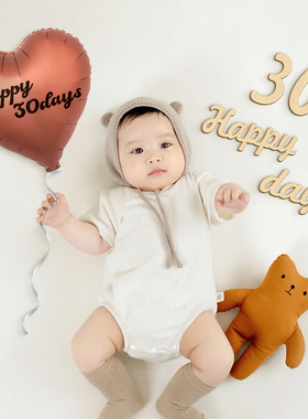 满月仪式感床上拍照道具气球男宝婴儿龙女宝百天3100装饰背景布置