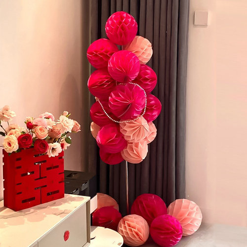 婚房布置蜂窝球客厅装饰