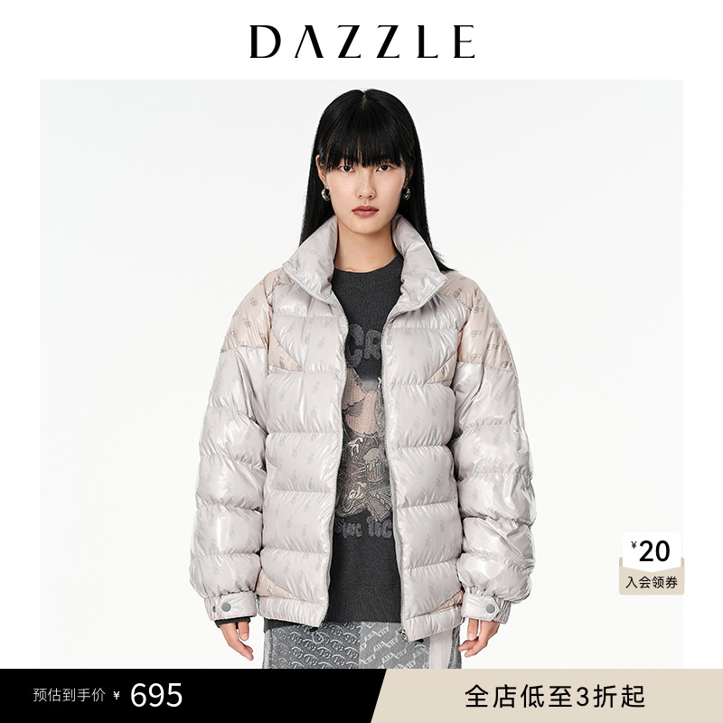 高领设计	撞色设计	字母印花